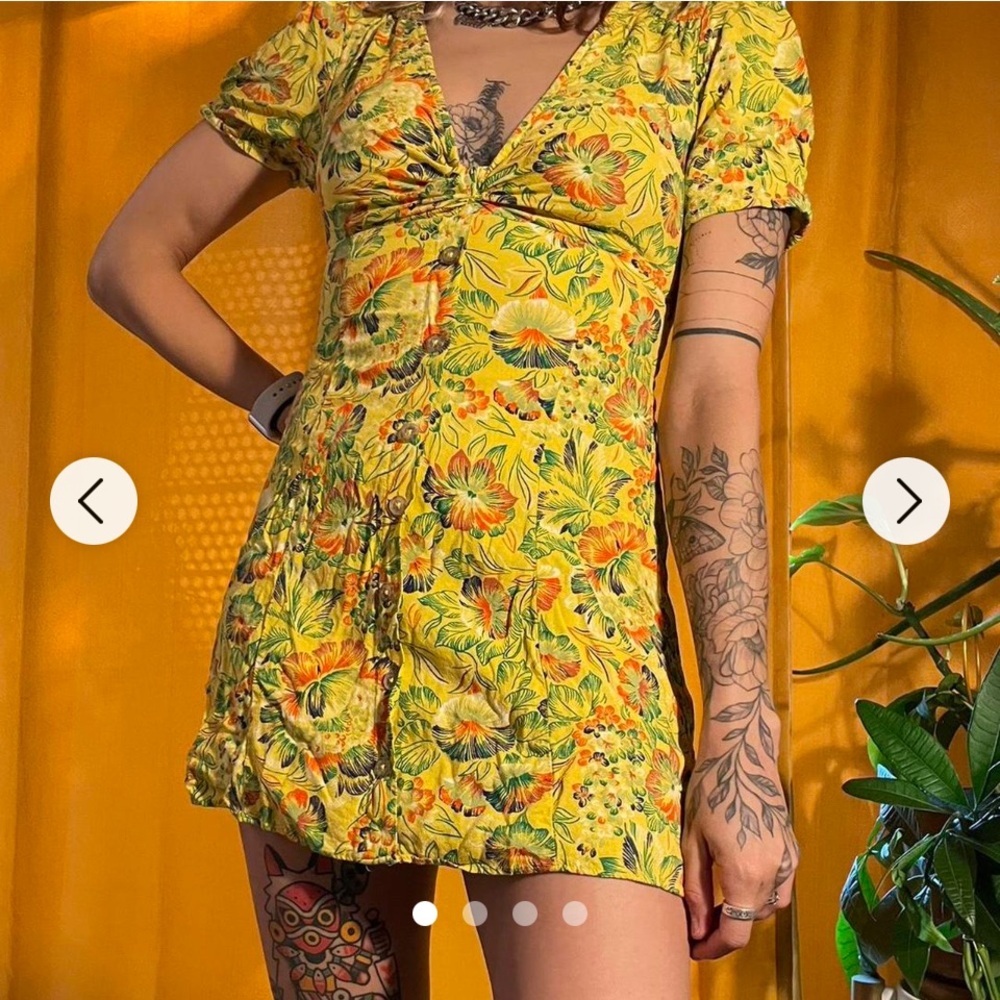Urban Outfitters Bettie Twist Front Dress Size S-P